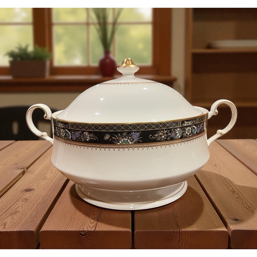 Mikasa Ivory Bone China Twilight A9105 Covered Serving Bowl w/ Handles -Japan